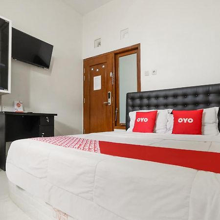 Super Oyo 3838 Tamansari Guest House Solo Exterior foto