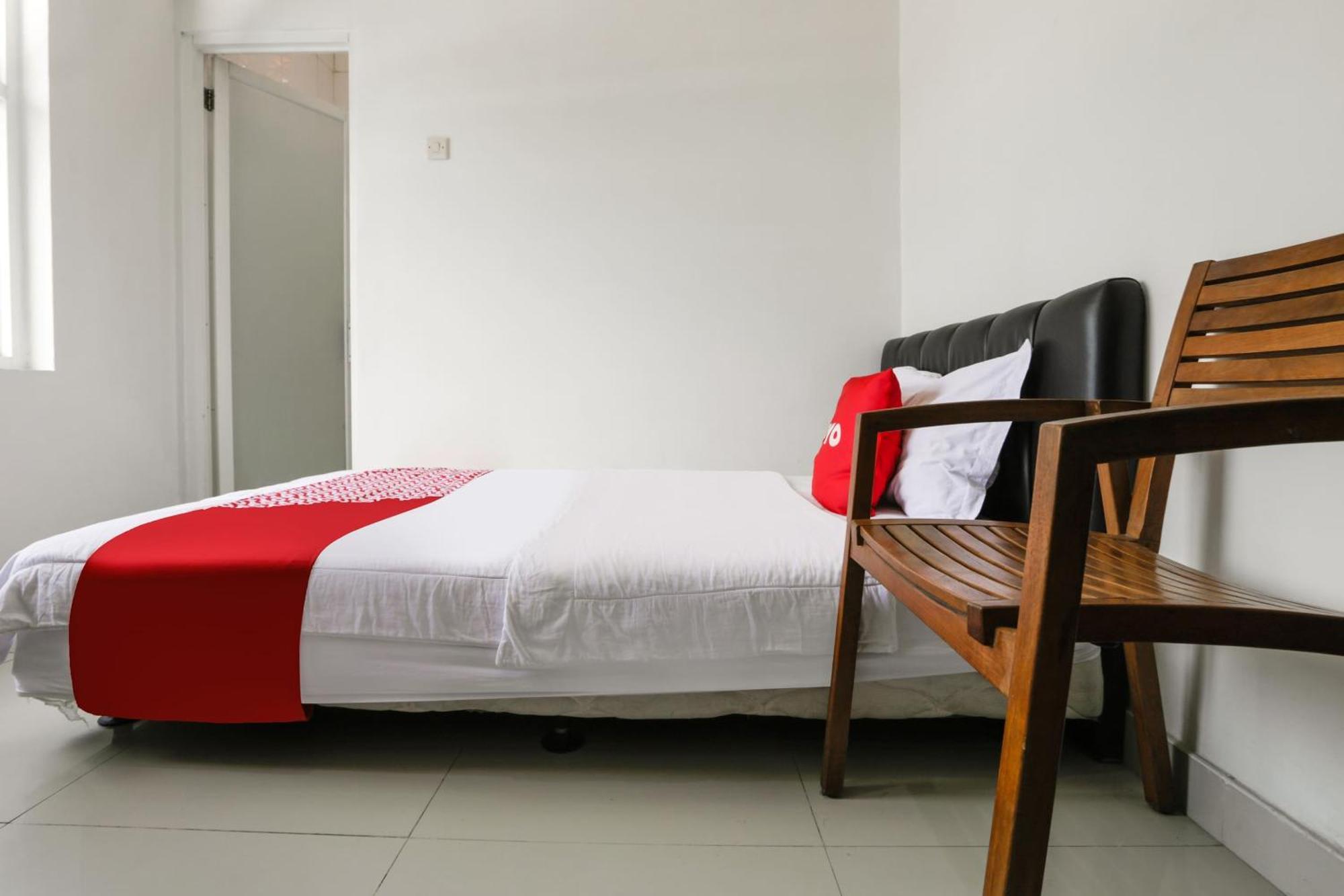 Super Oyo 3838 Tamansari Guest House Solo Exterior foto